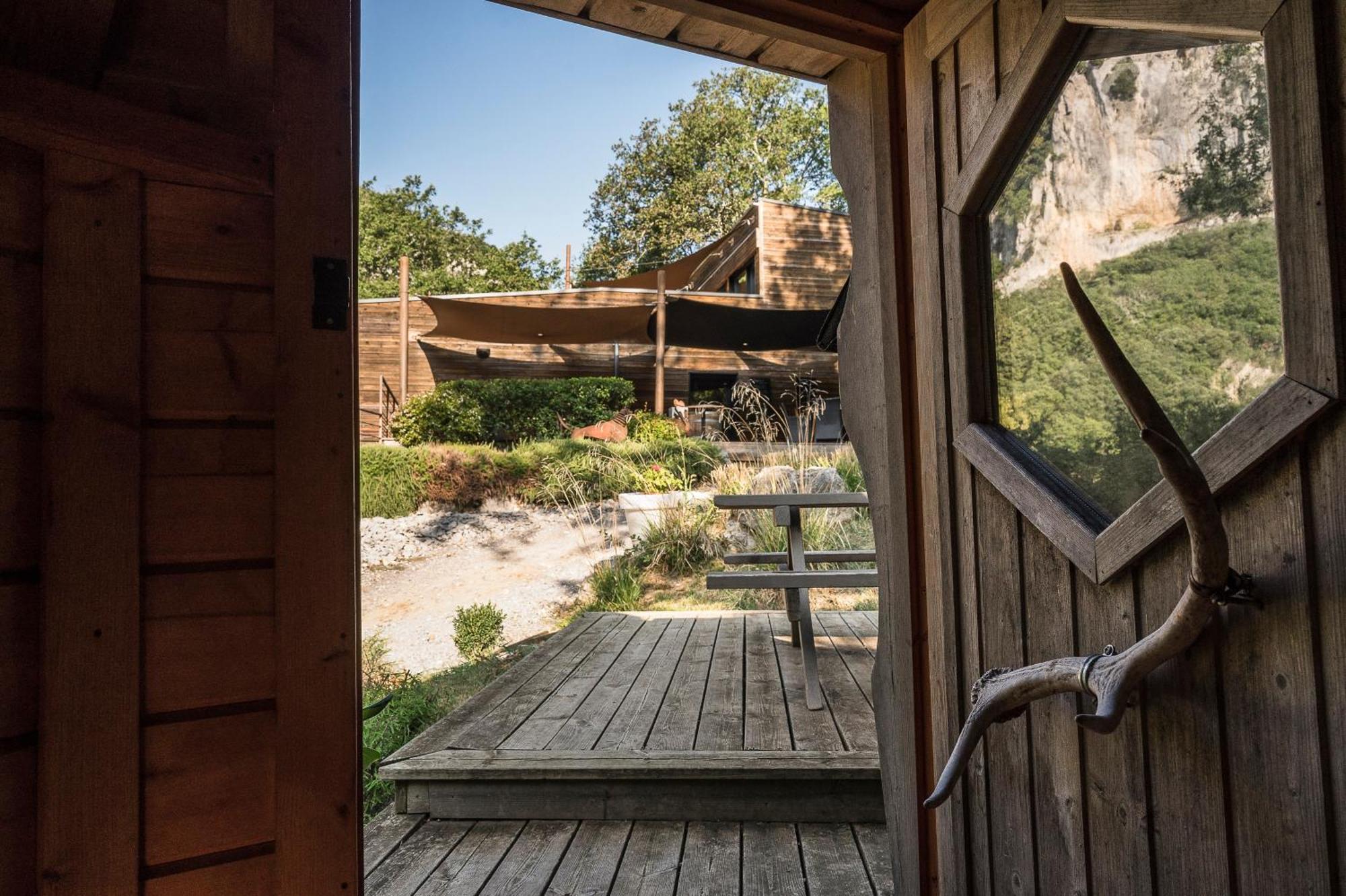 Prehistoric Lodge - Adult Only Vallon-Pont-dʼArc Extérieur photo