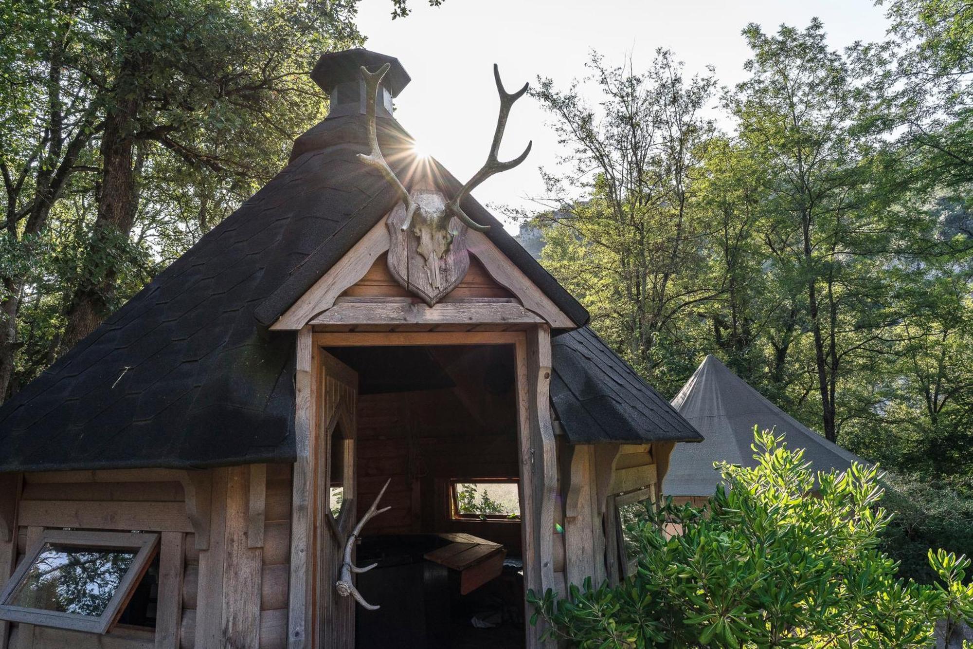 Prehistoric Lodge - Adult Only Vallon-Pont-dʼArc Extérieur photo