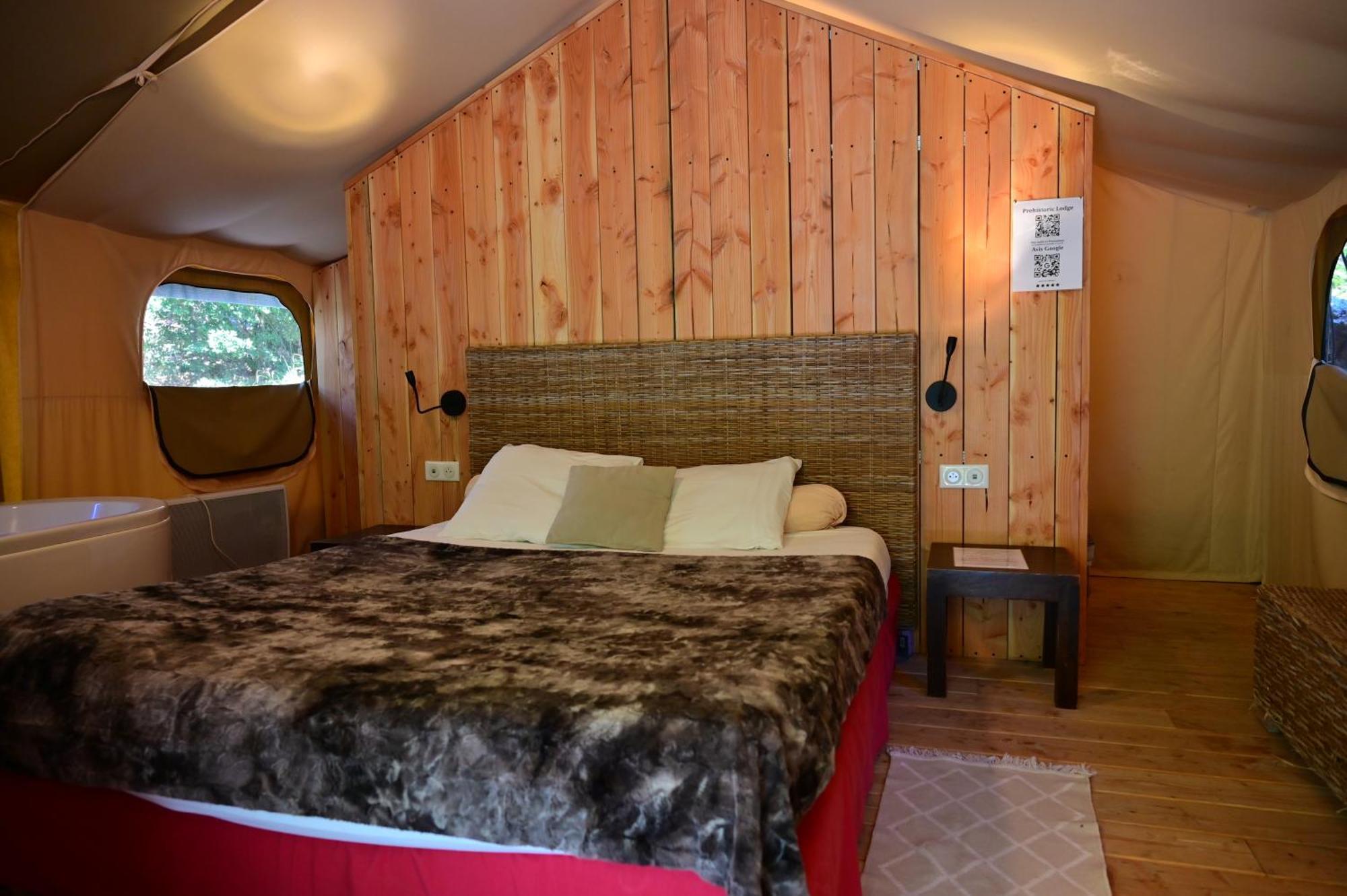 Prehistoric Lodge - Adult Only Vallon-Pont-dʼArc Extérieur photo